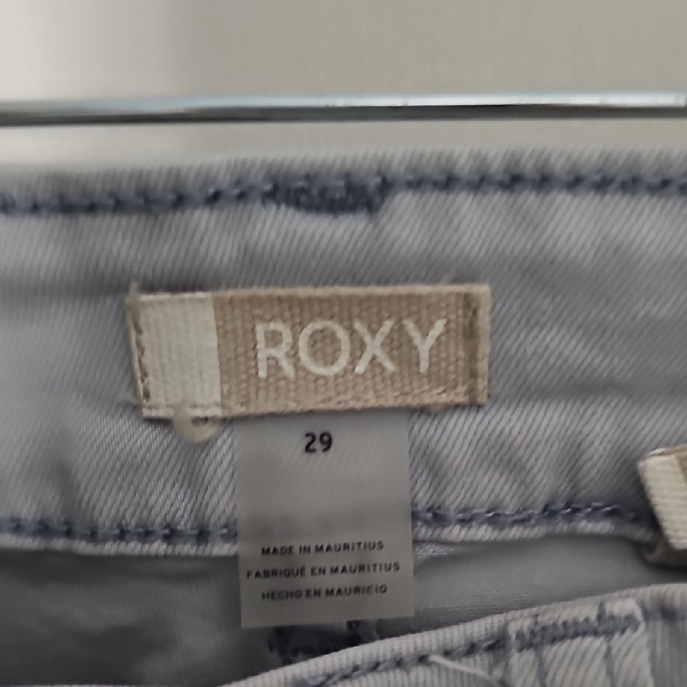 Roxy Light Blue/Gray Frost Raw Hem Ankle Jeans - Picture 4 of 7